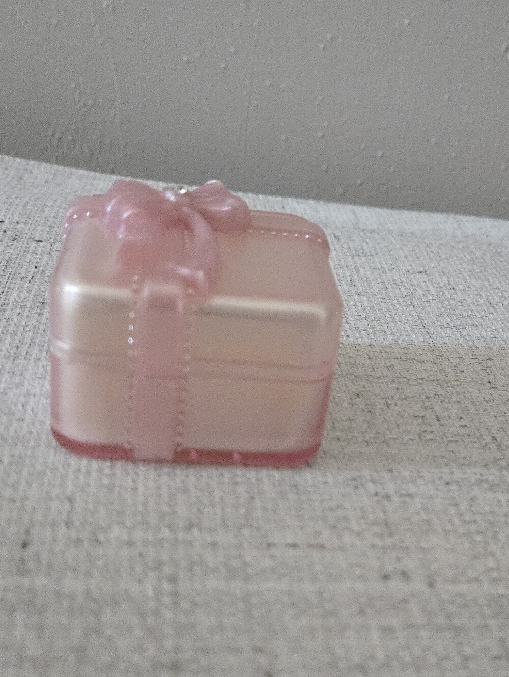Vtg 50s JCM Jewelry Presentation Box Frosted Pink Shiny Bow - Picture 2 of 6